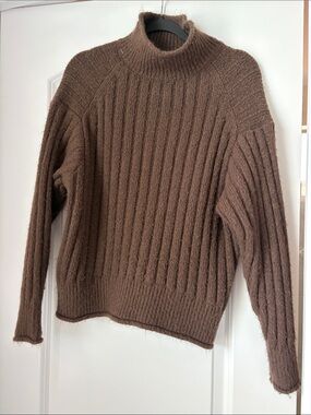 Cozy Ribbed Mock Neck Sweater - Brown